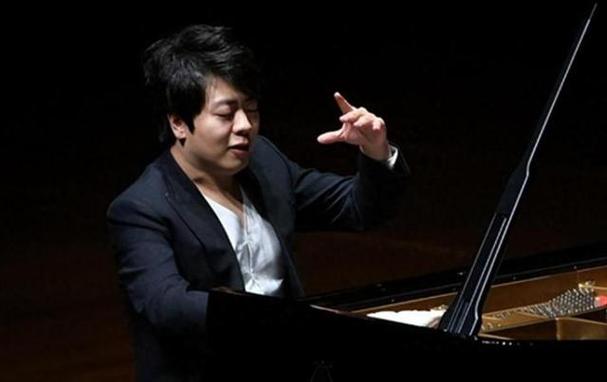 中国有名的钢琴家朗朗