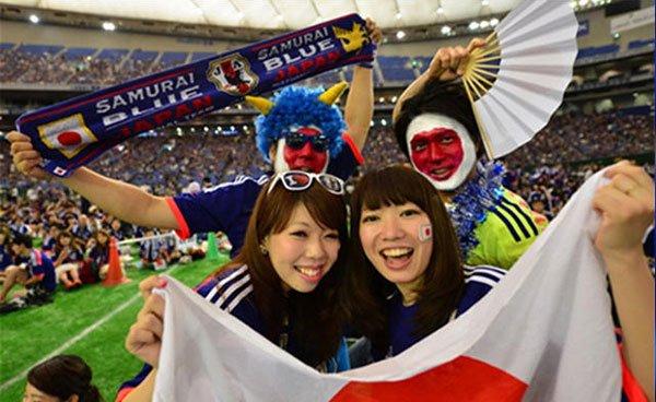日本球迷吐槽的相关图片